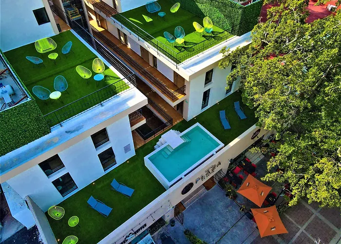 Hotel Plaza By Kavia