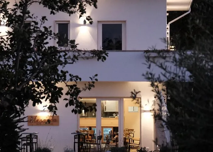 L'Amarena Garden House