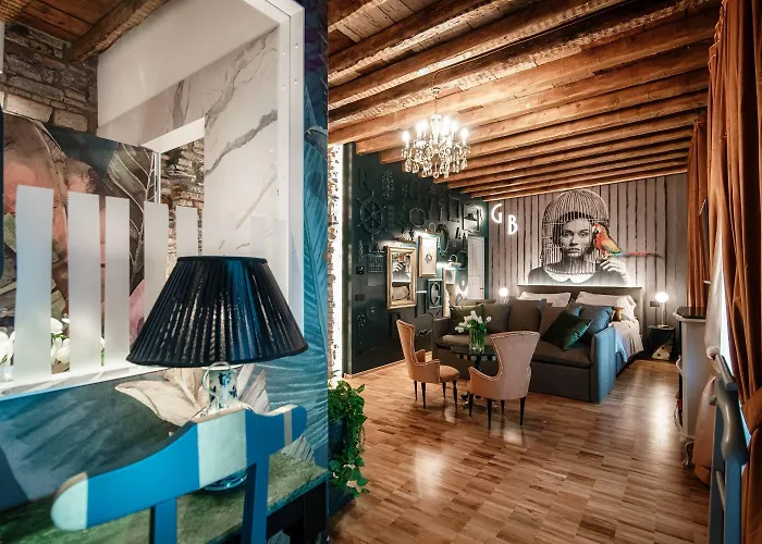 Aurum - Como Luxury Suites
