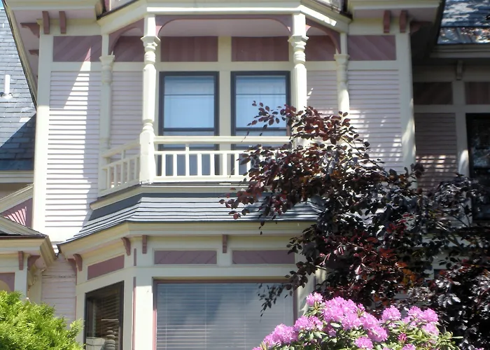 254 South Union Street Guest House
