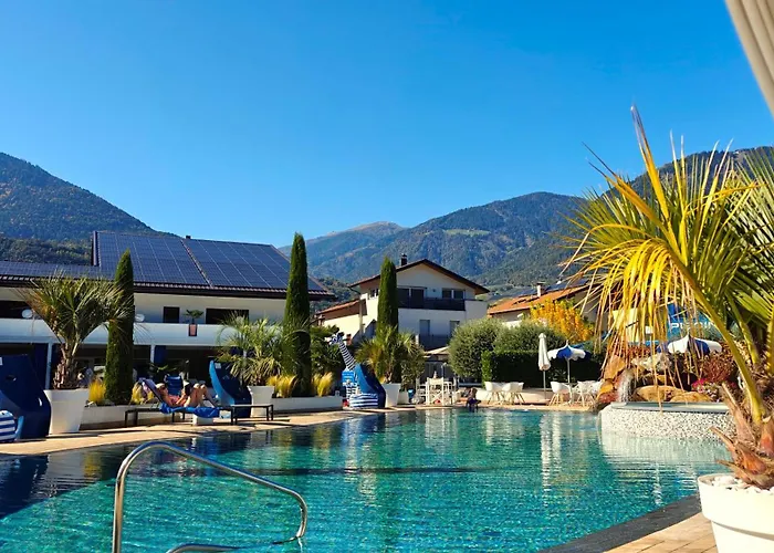 Schlosshof Suedtirol - Hotel & Camping Resort