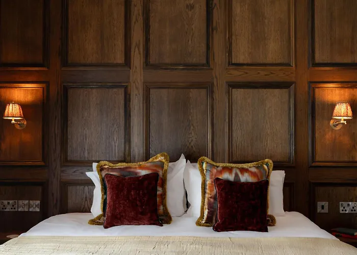 Rose And Crown Hotel