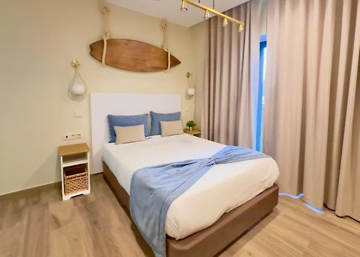 Hotel Na Crista Da Onda Nazaré