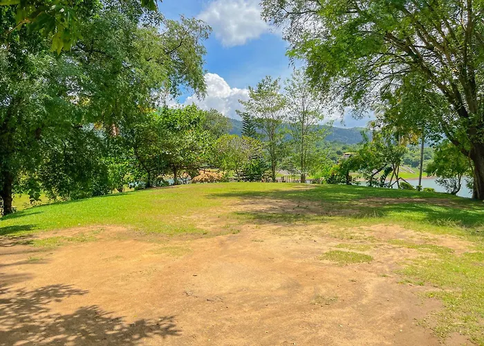 Oruthota Chalets