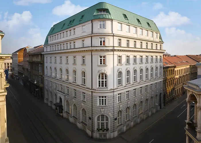 Hotel Capital