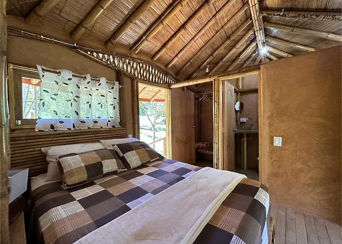 La Perla Negra Eco-Lodge & Hostel San Rafael 