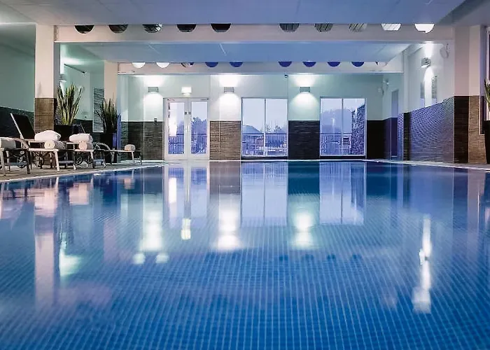 White House - Off-Site Health Club & Spa 2 Minute Walk Away