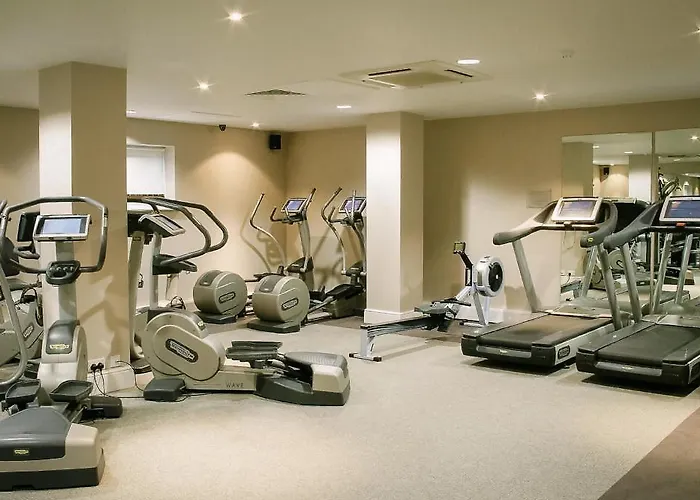 White House - Off-Site Health Club & Spa 2 Minute Walk Away
