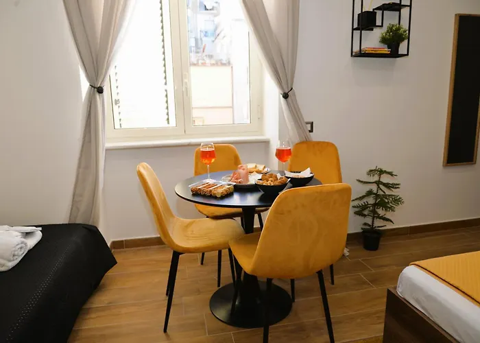 BlackWoody Contemporary Rooms - Centro Storico