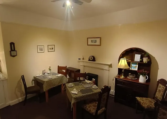 Hazeldene Guest House - With Free Offsite Health Club
