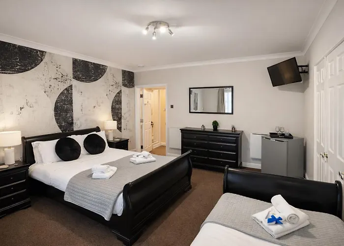 The Mayfair Lodge & Family Suite