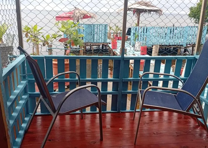 Hotel Victoria S Beach House Flowers Bay
