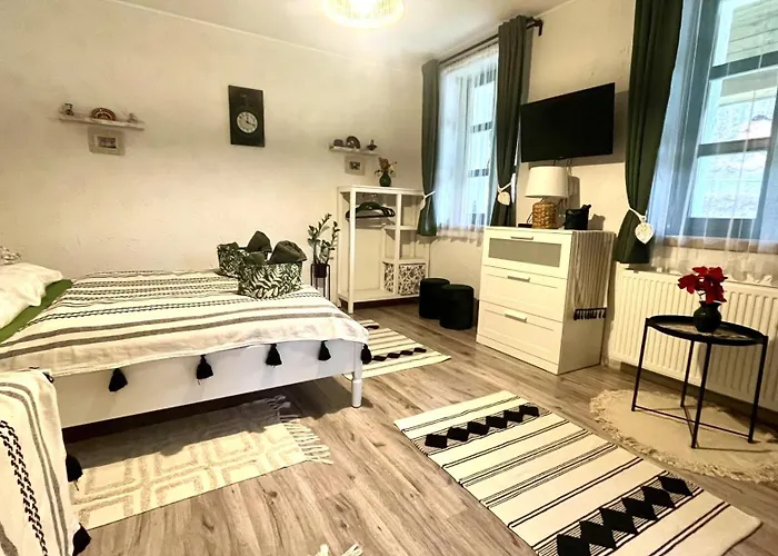 Ladislaus Schnaps-Haus Falusi Vendeghaz Csolnok