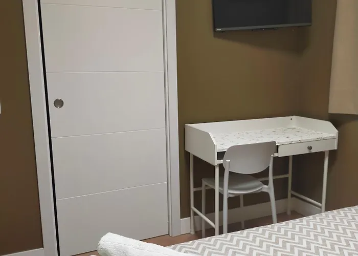 Hostal Ds Velilla de San Antonio