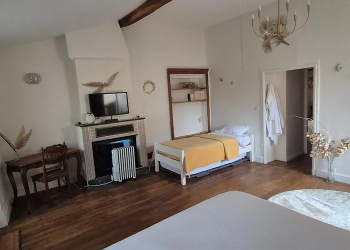 Domaine De La Fee-Licite Hotel Jullié