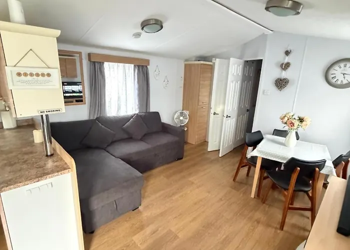 Vacation Escape - Valley Farm -Clacton-On-Sea - Holiday Park