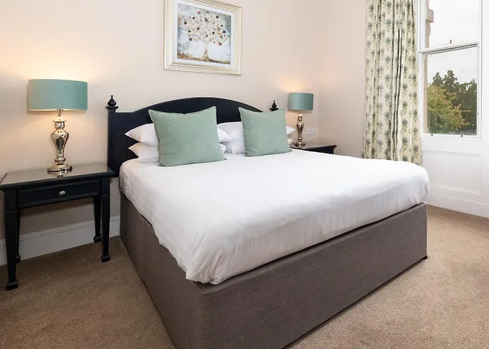 Sunbank House Metro Hotel
