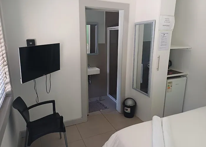 Triple9 Hatfield Guesthouse