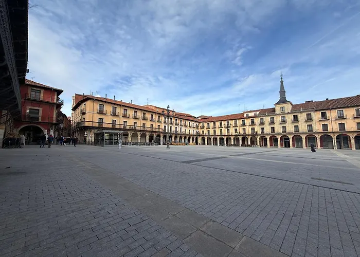 Arquitecto De La Vida - Plaza Mayor León