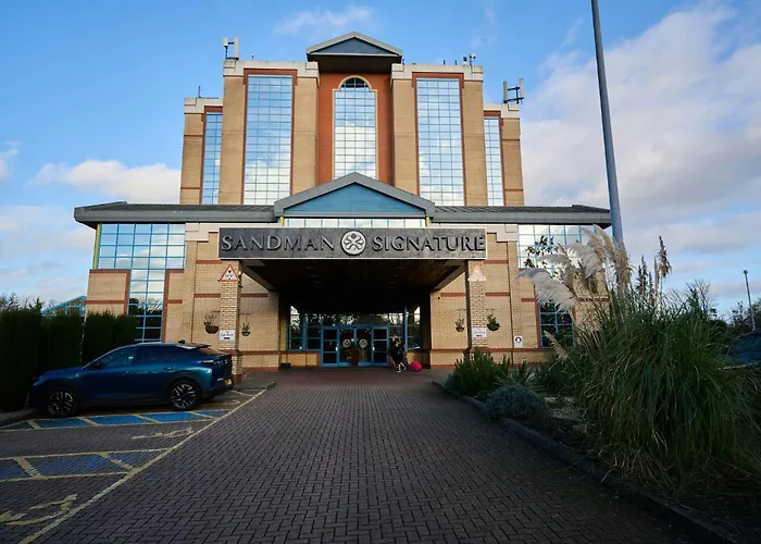 Sandman Signature London Gatwick Hotel