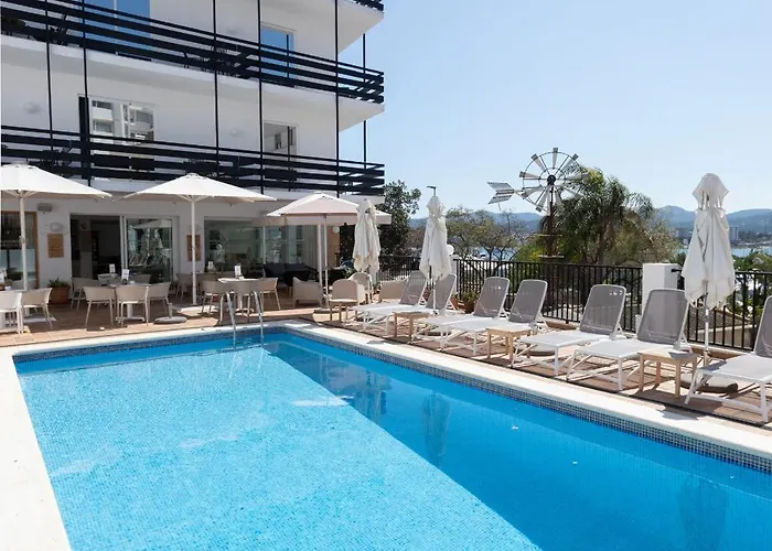 Es Mitjorn Hotel