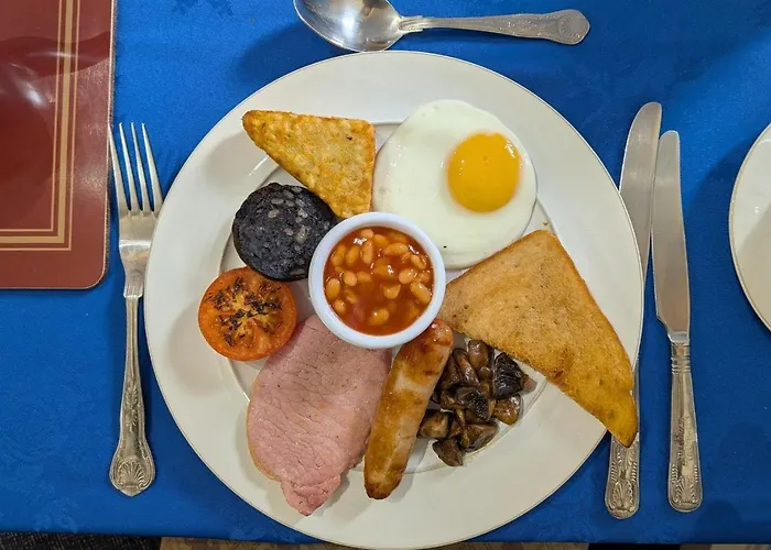 Kingswinford Guest House With Free Parking