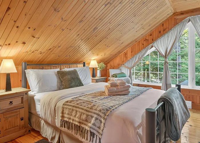 Domaine Riviere Sacacomie Chalets Et Bed And Breakfast -Manoir Canergie Saint-Alexis-des-Monts