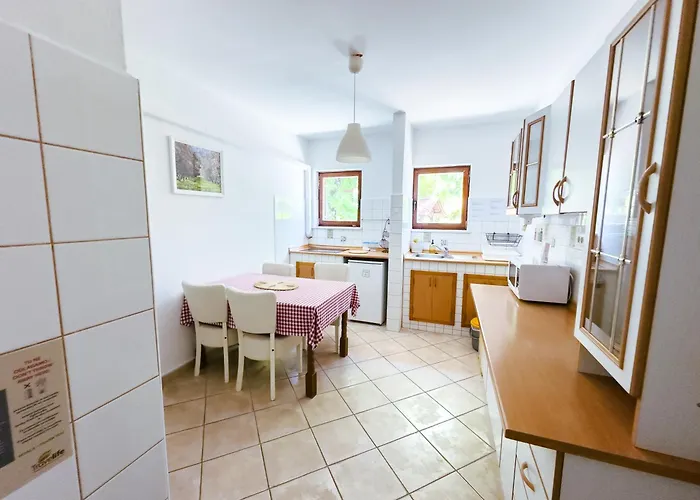 Guesthouse Green Istria Marezige