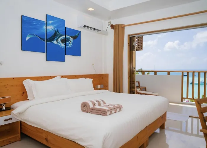 Luau Beach Inn, Maldives