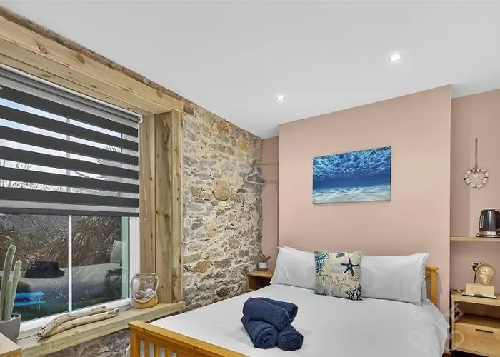 Island Lodge Since 1835 Barbican, Free Limited Parking, Perfect For Ferry Terminal