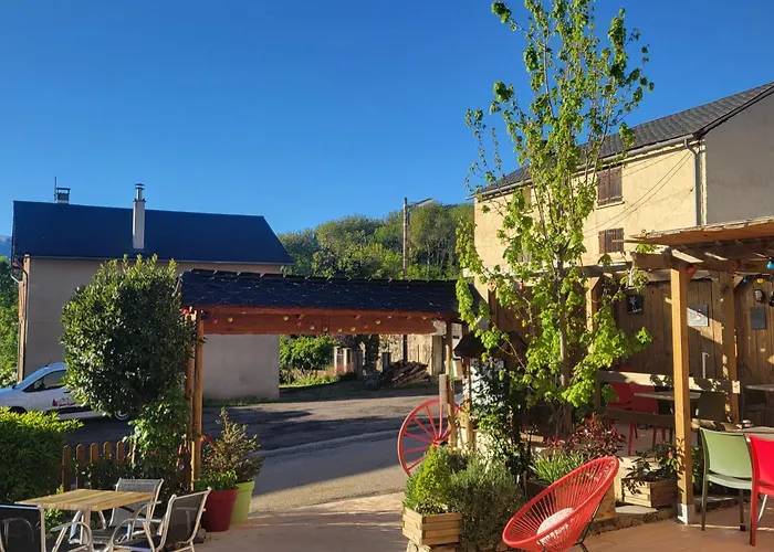 Le sapin rouge - Restaurant - bar - chambres d'hôtes