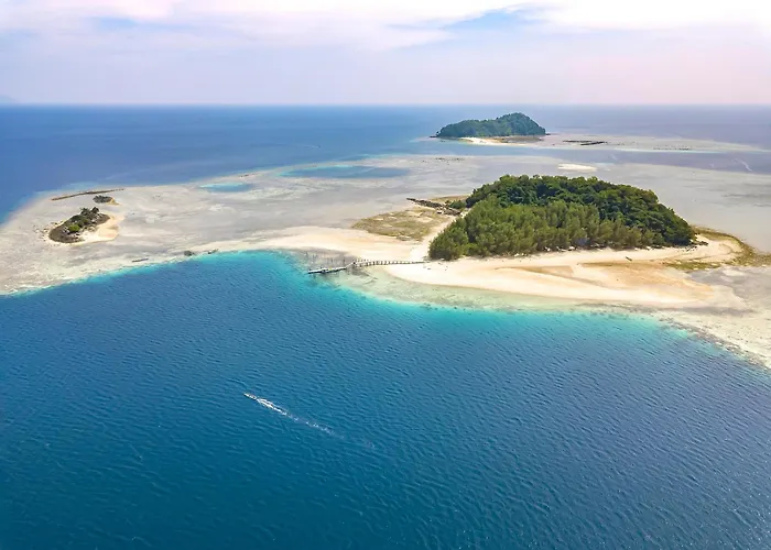 Saronde Island Resort Blue Bay Divers Kuandang