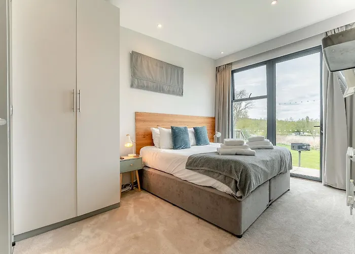 Swanborough Lakes Luxury Lodges