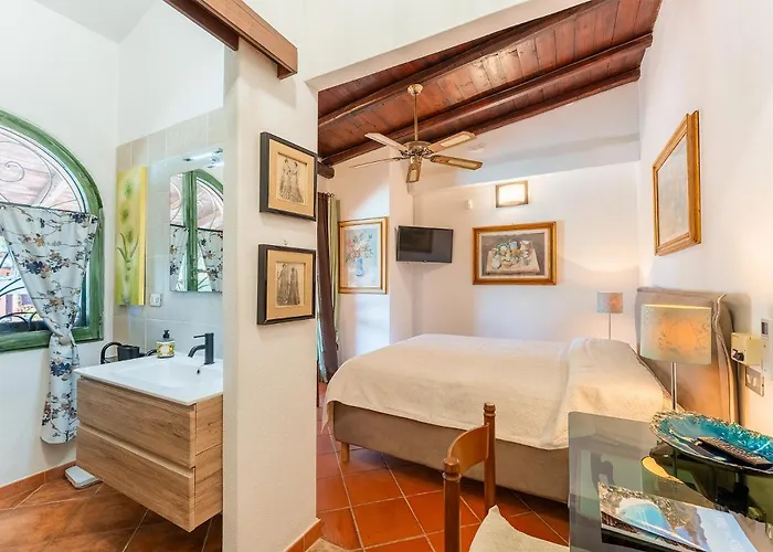 Guest House Villa Verde - Short Term Room Rentals Torre delle Stelle