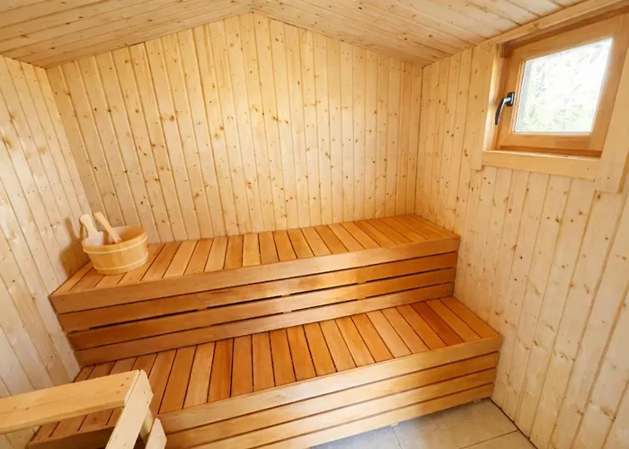 Dolgun Uchaf Historic B&B And Cottages With Jacuzzi And Sauna