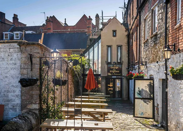 George & Pilgrims Hotel
