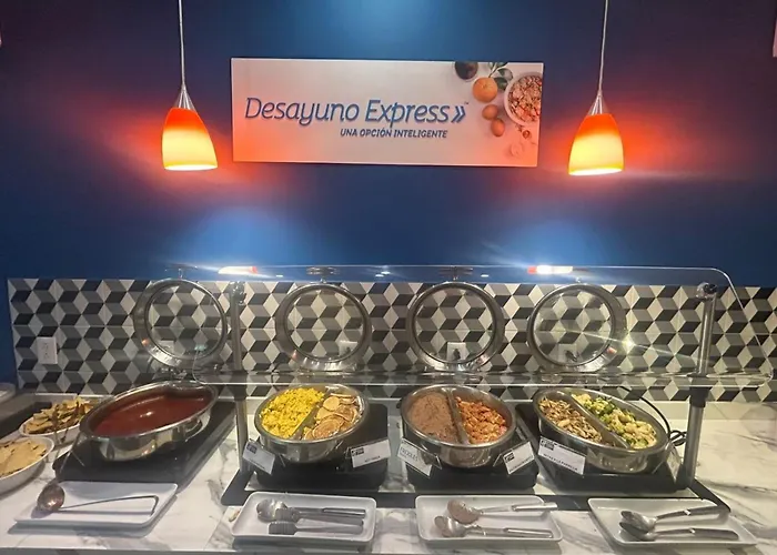 Holiday Inn Express Mexico Aeropuerto, an IHG Hotel