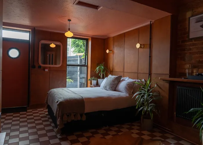 Deus Ex Machina Hotel