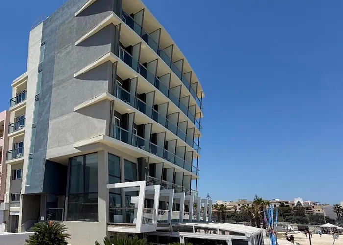 Water'S Edge Hotel