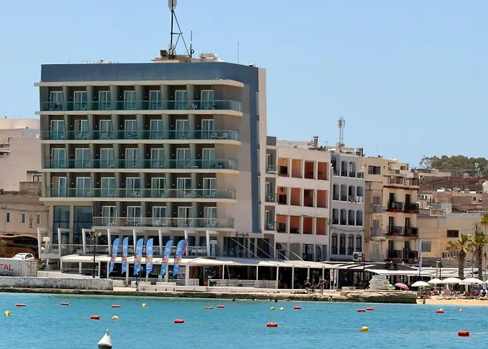 Water'S Edge Hotel