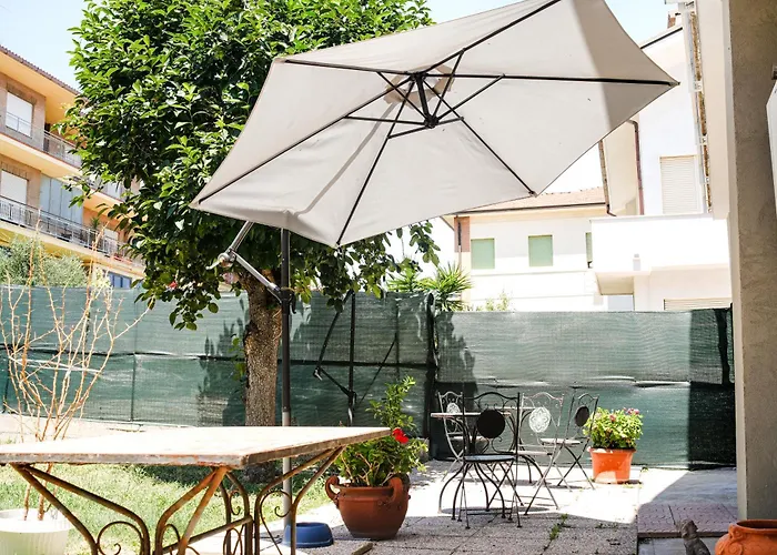 Guest House Da Roby Porto SantʼElpidio