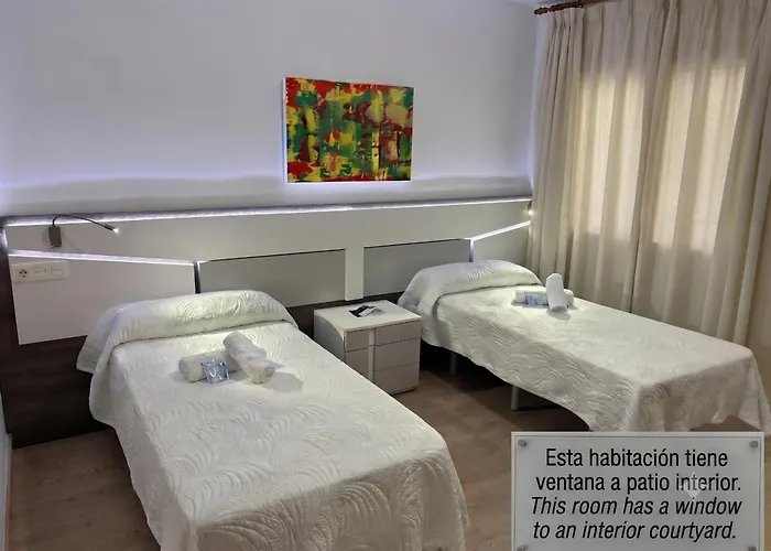 Hostal - Restaurante Playa Azul