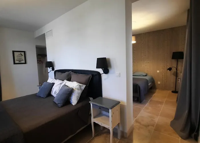 L'Ostal - Bed&Breakfast - Chambres et suites de 25 à 40m2 - Spa