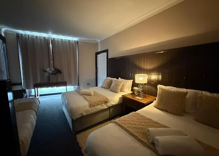 Luxe Rooms