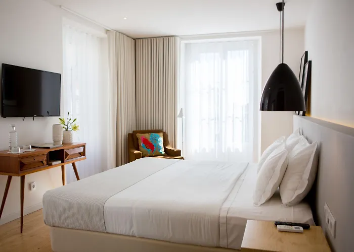 8 - Downtown Suites