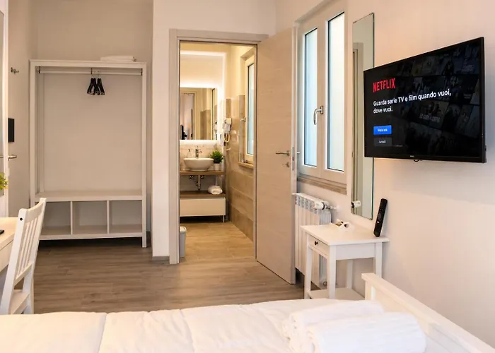 n Sunrise Rooms