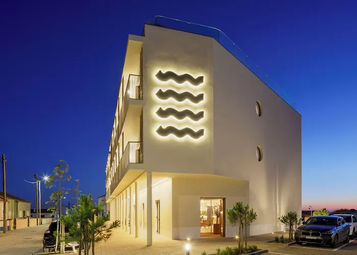 Amarello Hotel Praia Santo André, Tapestry Collection by Hilton