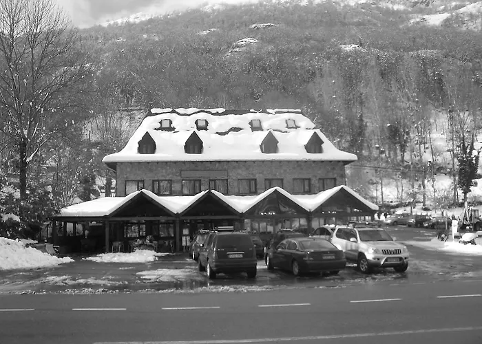 Hotel Ostau Dera Nheu Les