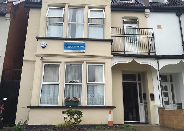 Southend Inn - Close To Beach, Train Station & Southend Airport