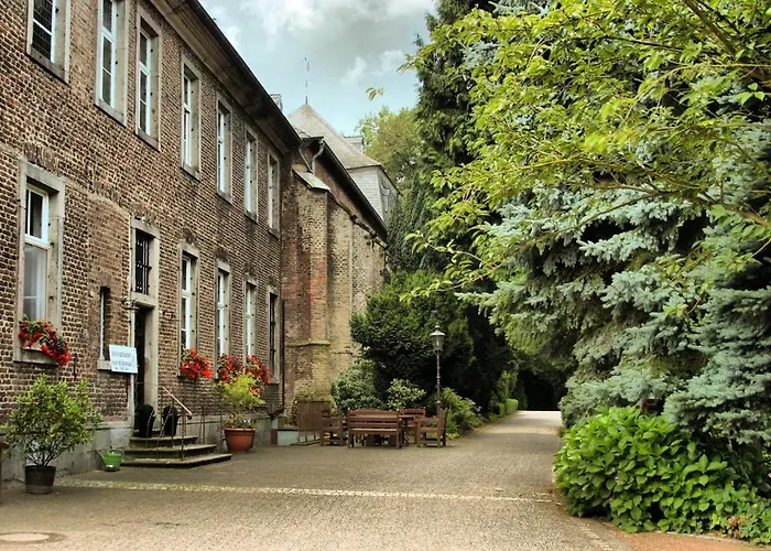 Nikolauskloster Jüchen